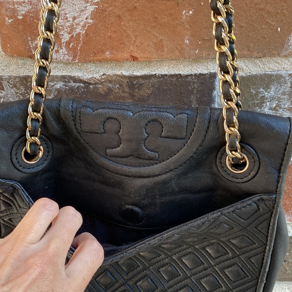 TORY BURCH Savannah Convertible Shoulder Bag - Black with Gold Chain - Picture 7 of 16